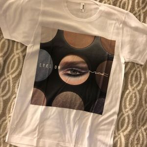MAC Cosmetics “eyes on MAC” T Shirt